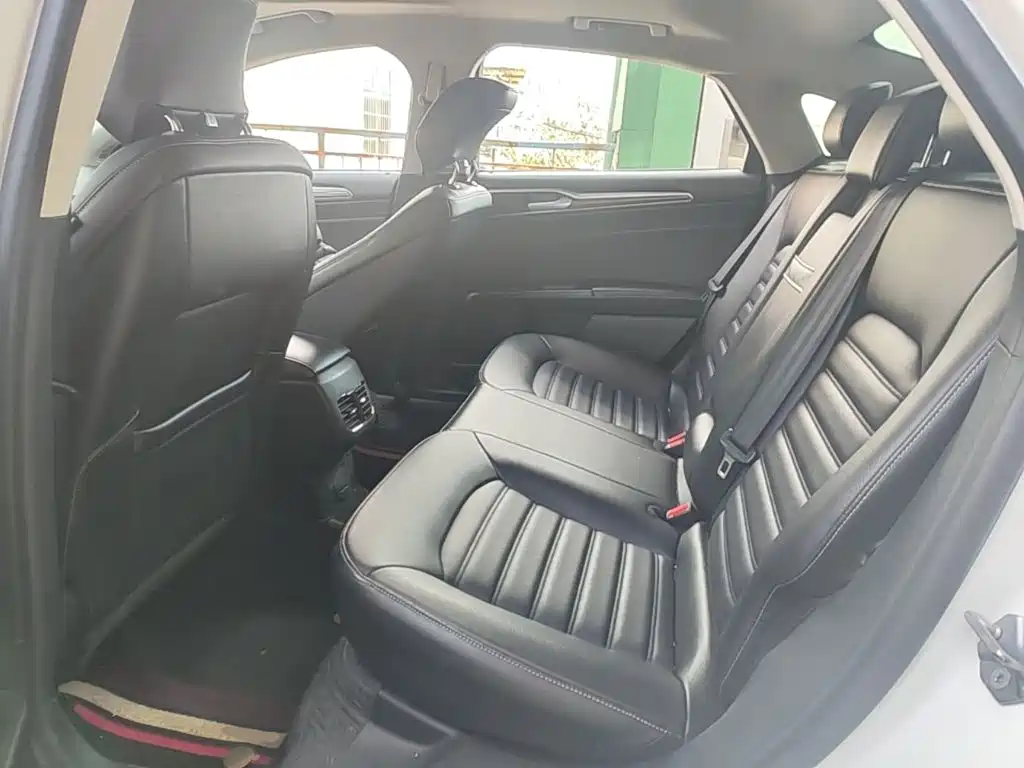 Ford Mondeo — миниатюра 17