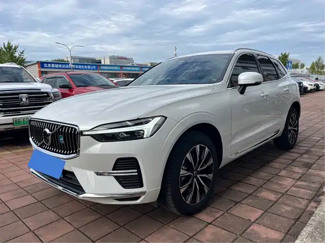 VOLVO  XC60 2023