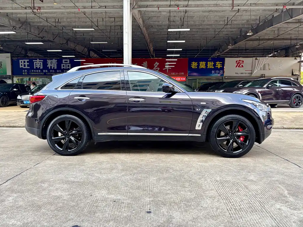 Infiniti QX70 — миниатюра 16
