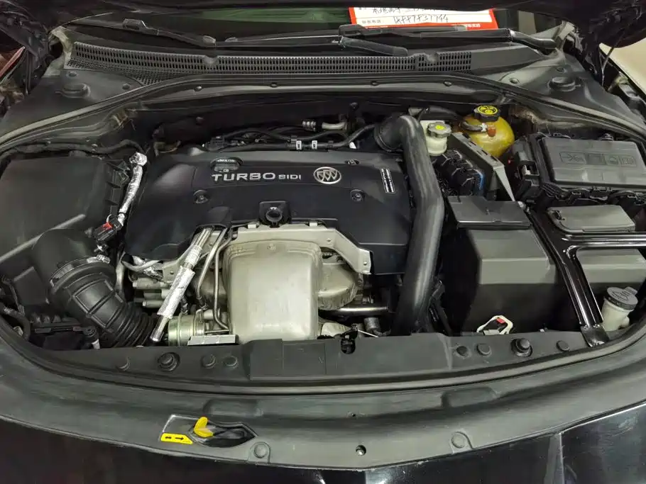 Buick LaCrosse — миниатюра 10