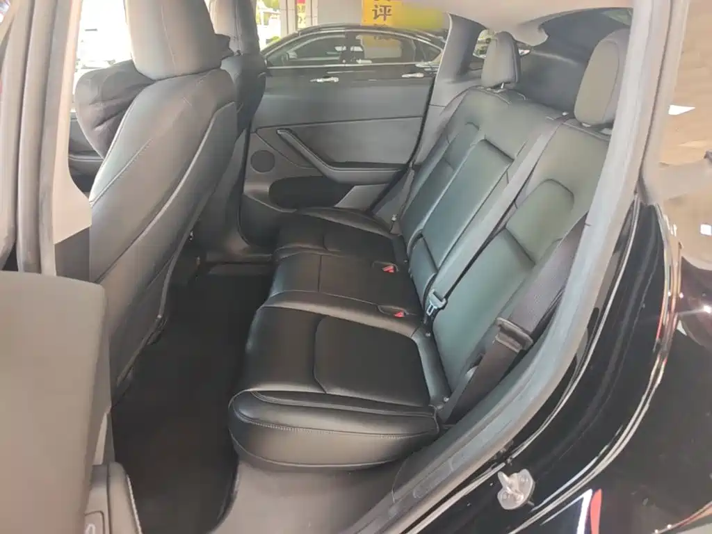 Tesla Model Y — миниатюра 17