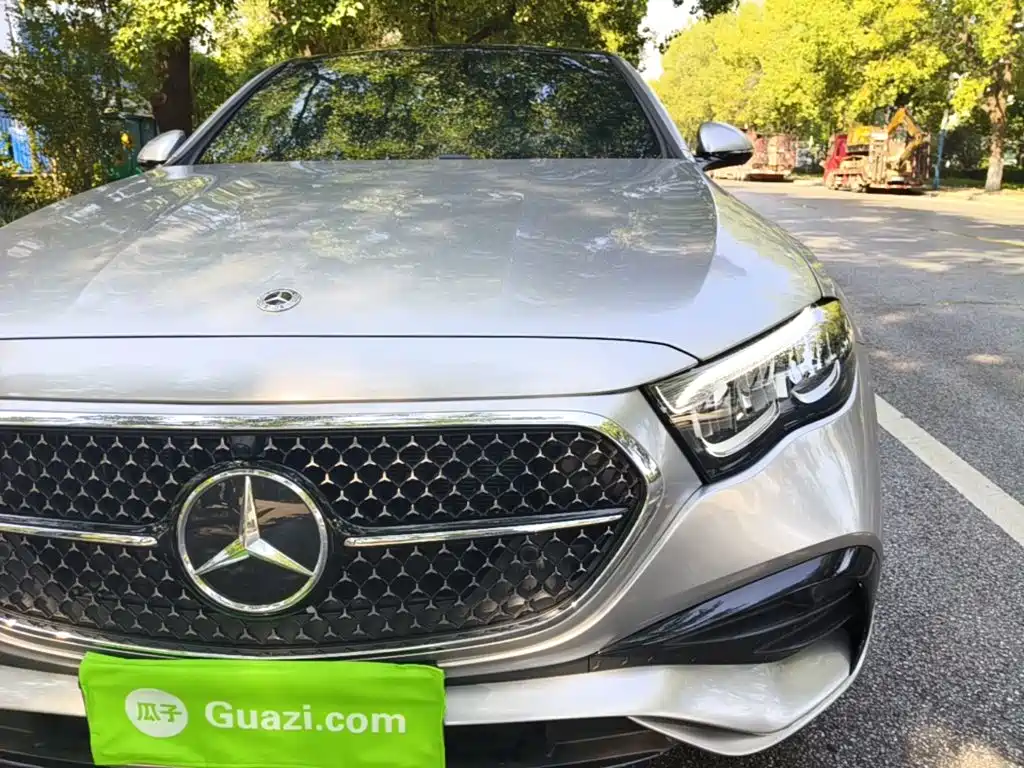 Mercedes-Benz E-Class (Import) — миниатюра 24