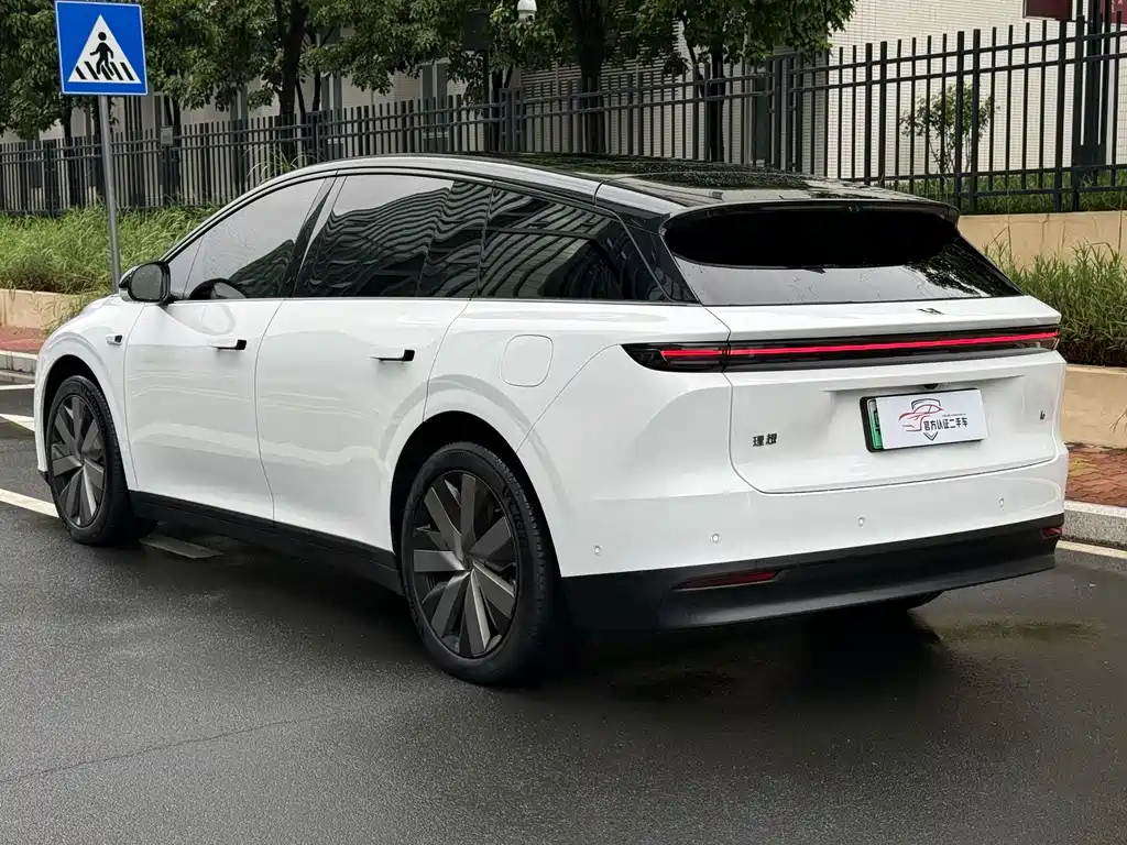 Li Auto Идеальный i6 — миниатюра 6