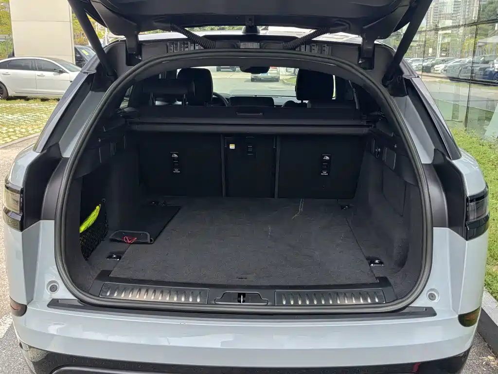 Land Rover Velar — миниатюра 8