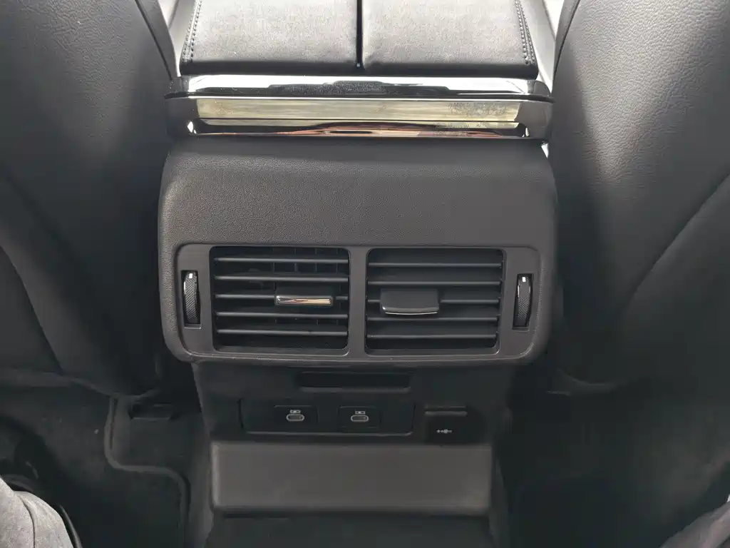 Land Rover Velar — миниатюра 13