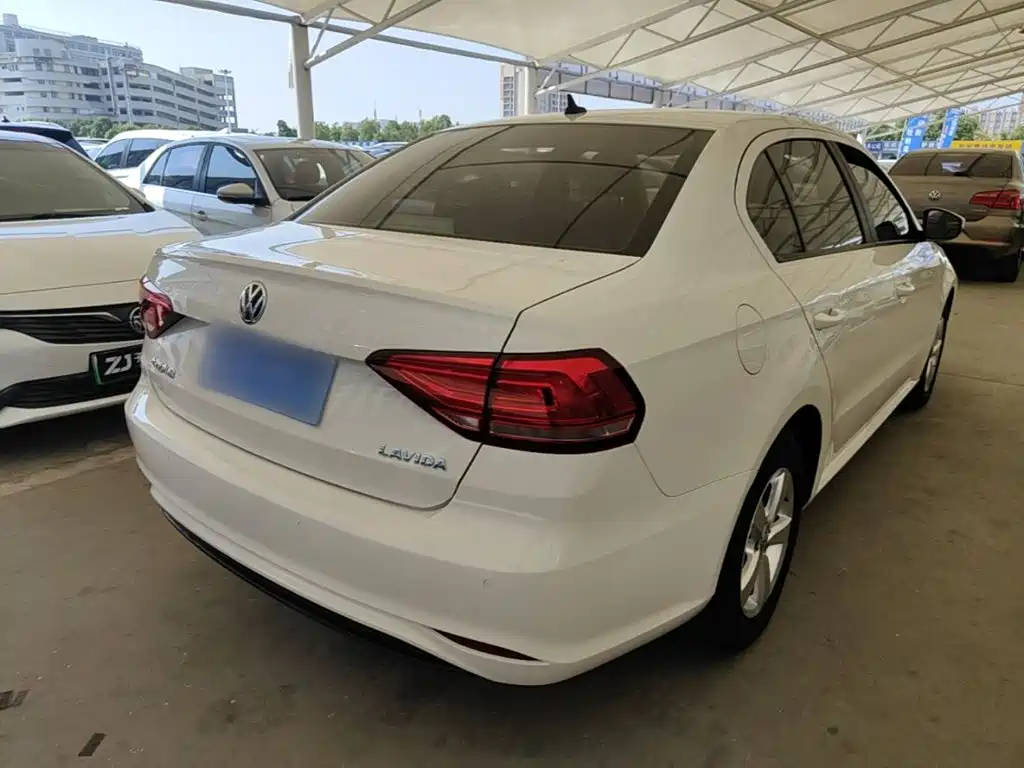 Volkswagen Lavida — миниатюра 7