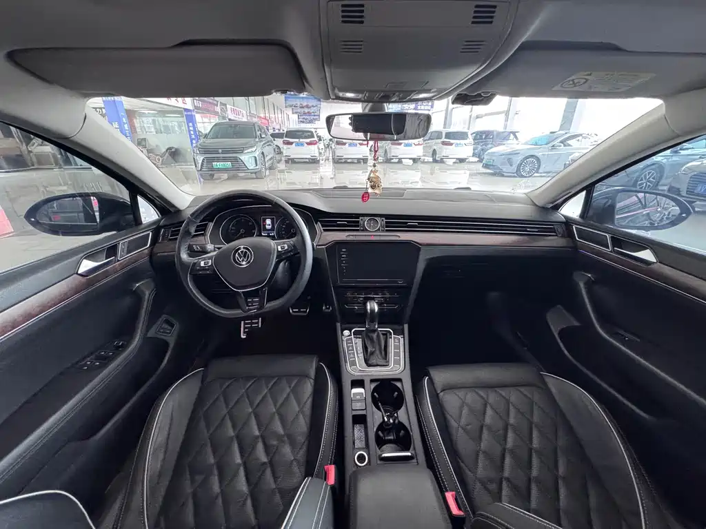 Volkswagen Magotan PHEV — миниатюра 8