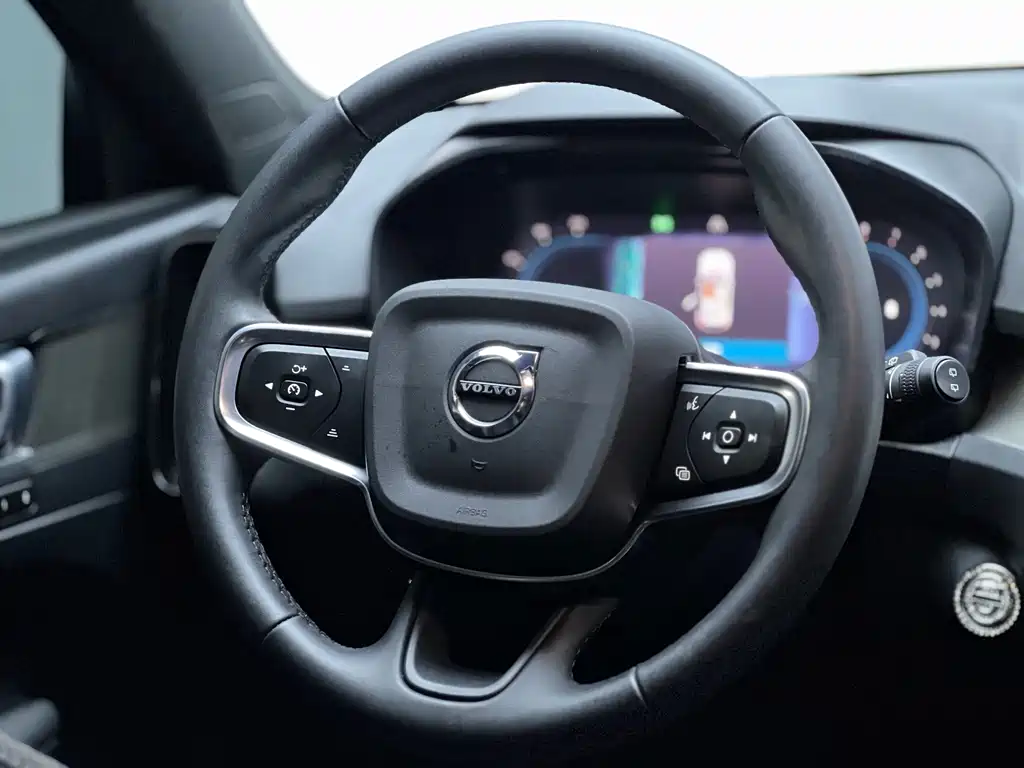 Volvo XC40 — миниатюра 7