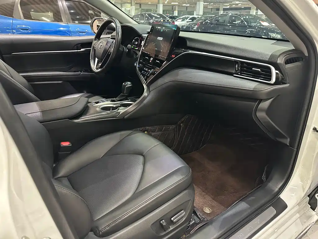 Toyota Camry — миниатюра 13