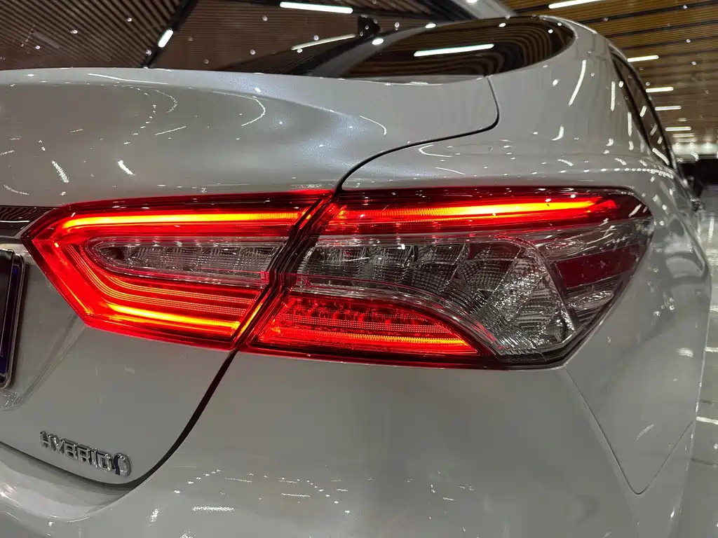 Toyota Camry — миниатюра 19