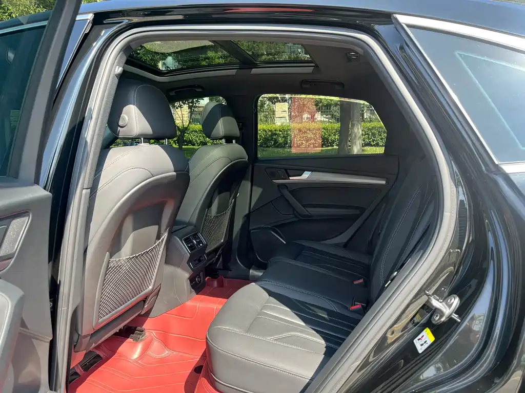 Audi Q5L Sportback — миниатюра 9