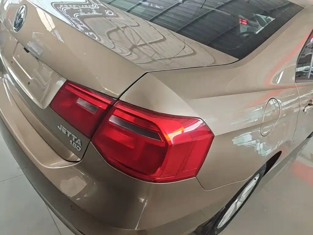 Volkswagen Jetta — миниатюра 8