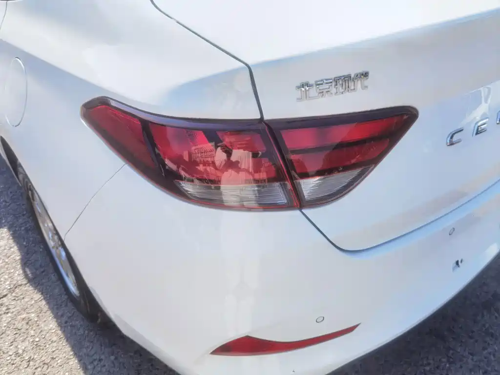 Hyundai Elantra — миниатюра 11