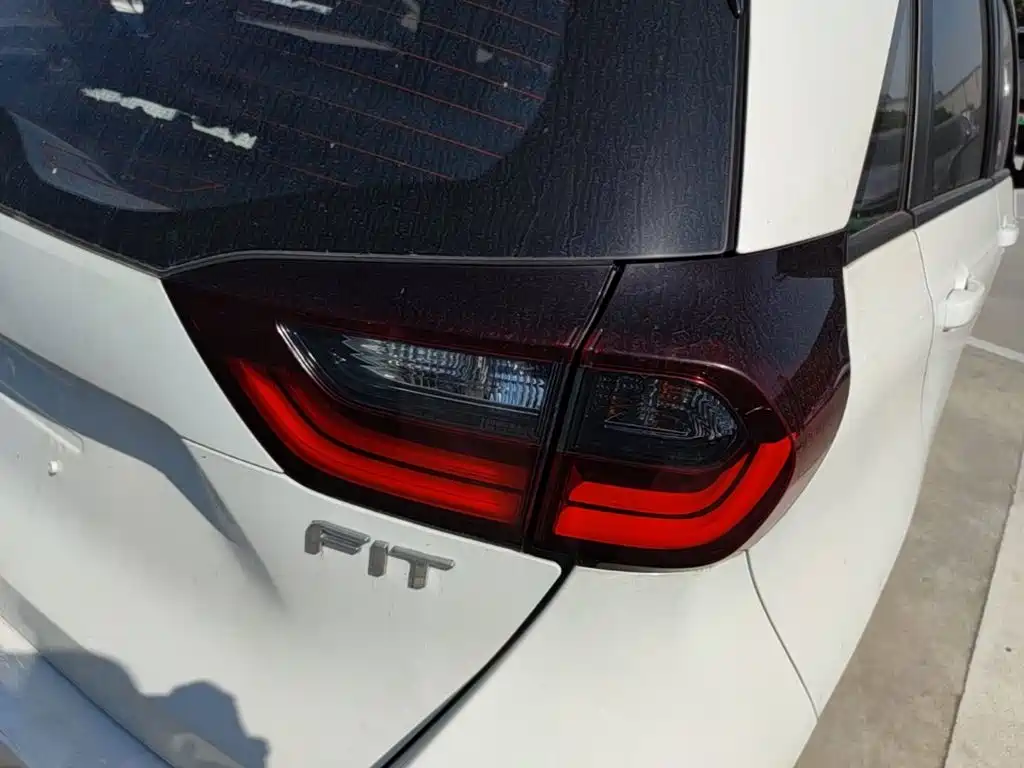 Honda Fit — миниатюра 8
