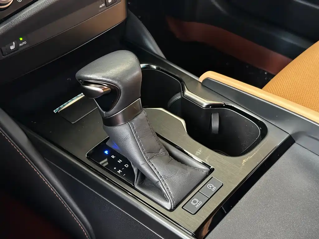 Lexus ES 2022 200