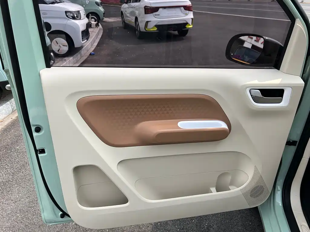 Wuling MINIEV — миниатюра 14