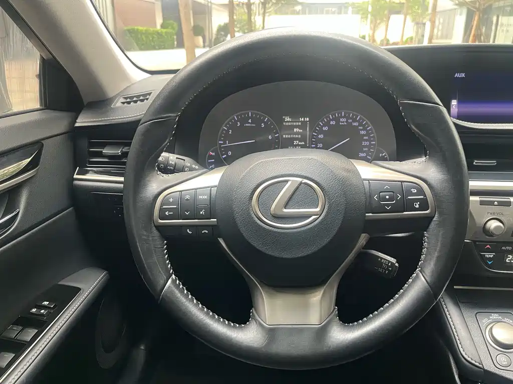Lexus ES — фотографии объявления, Фото 29