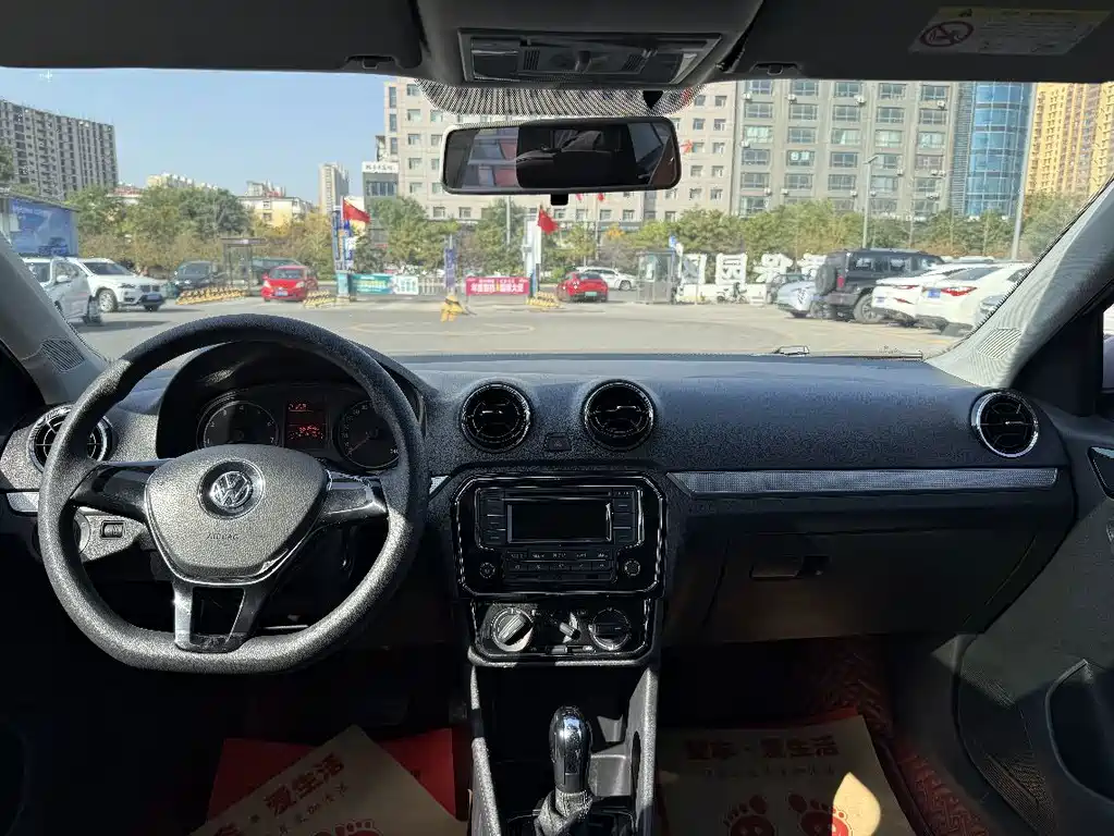 Volkswagen Jetta — миниатюра 6