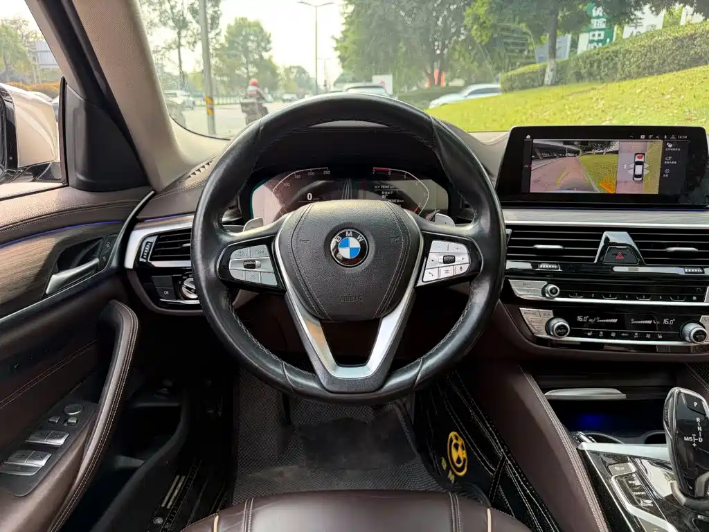 BMW 5 Series — миниатюра 14