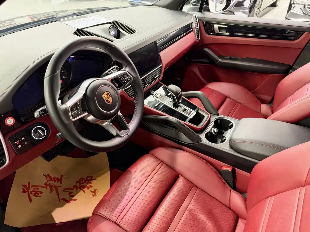 Porsche Cayenne — миниатюра 4