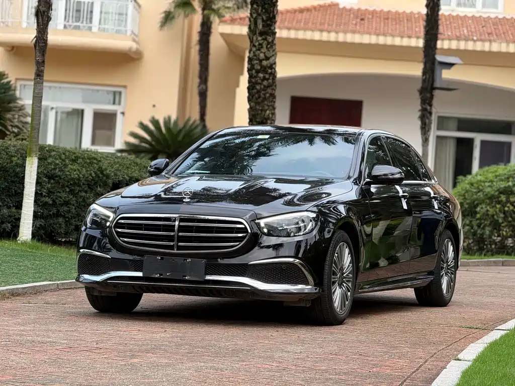 Mercedes-Benz E-Class — миниатюра 3