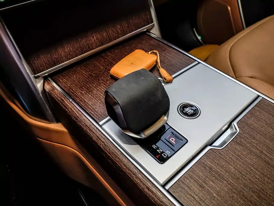 Land Rover Range Rover — миниатюра 20
