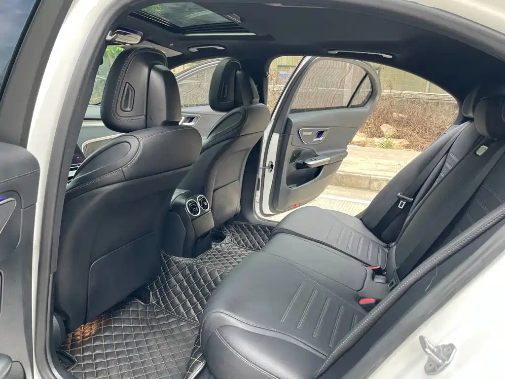 Mercedes-Benz C-Class — миниатюра 8