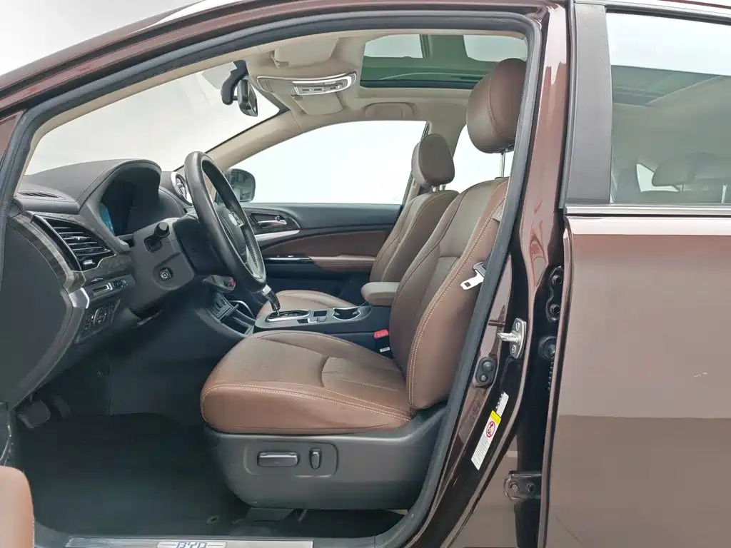BYD S7 2016 2.0T AT Flagship Plus