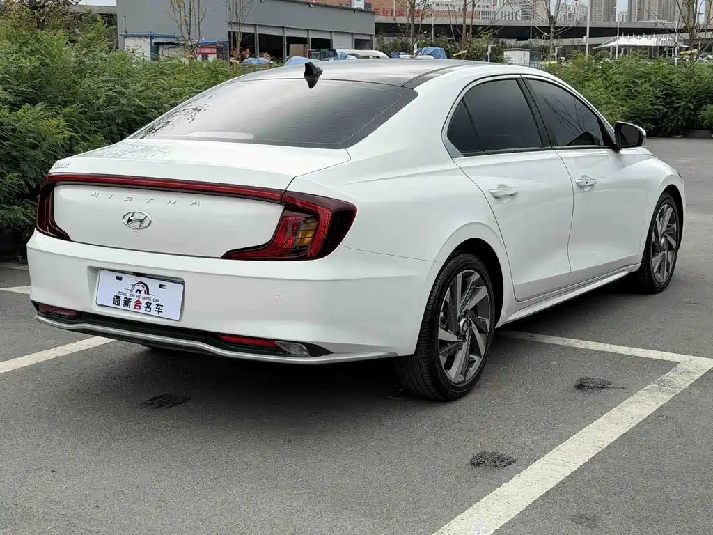Hyundai Mistra 1.8L CVT LUX Premium Edition, фото 9