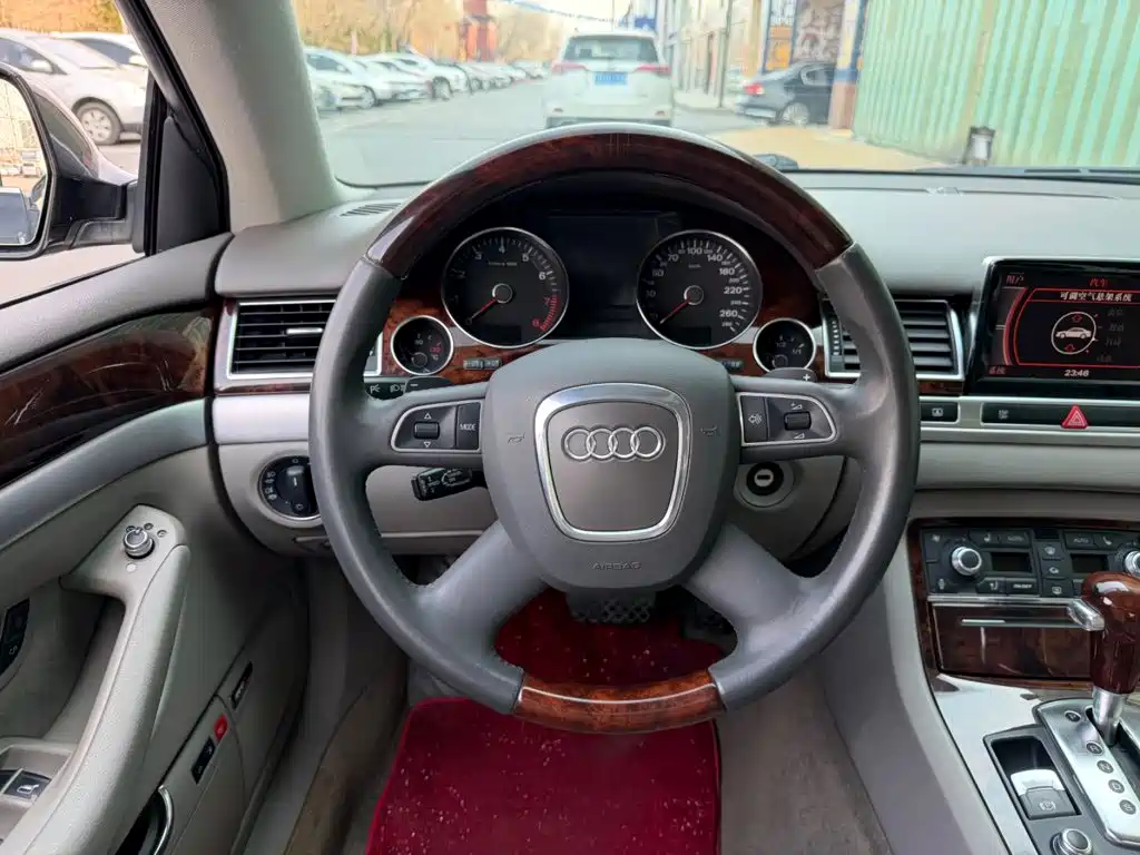 Audi A8 — миниатюра 5