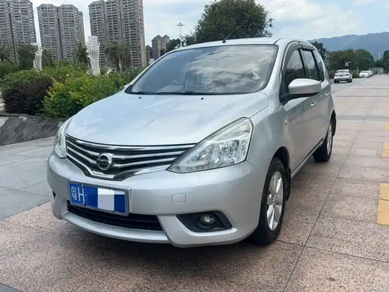 Nissan Livina