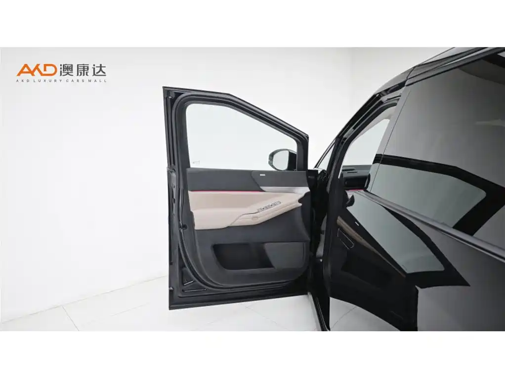 XPeng X9 — миниатюра 11