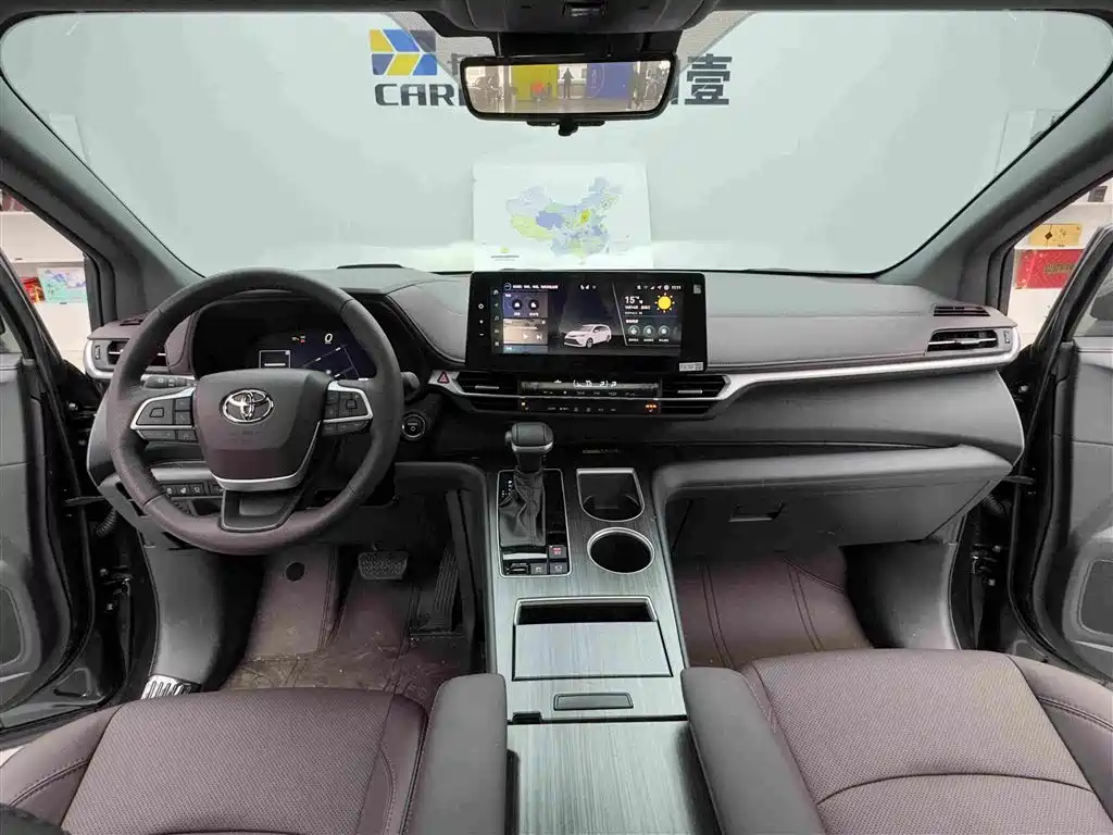 Toyota Granvia — миниатюра 13