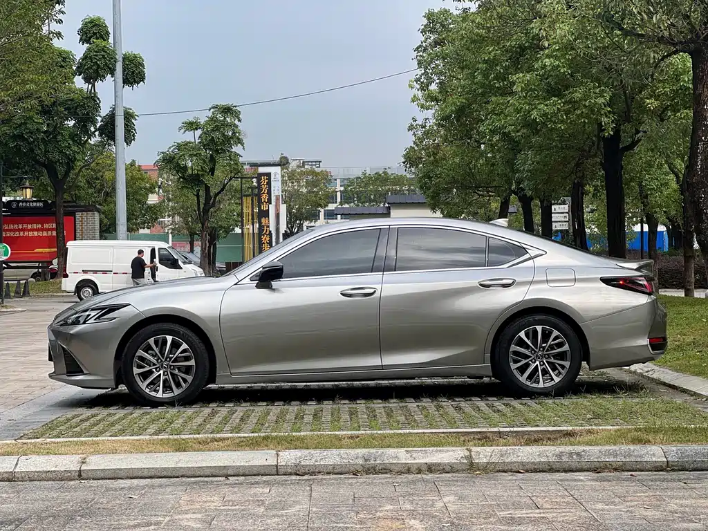 Lexus ES — фотографии объявления, Фото 8