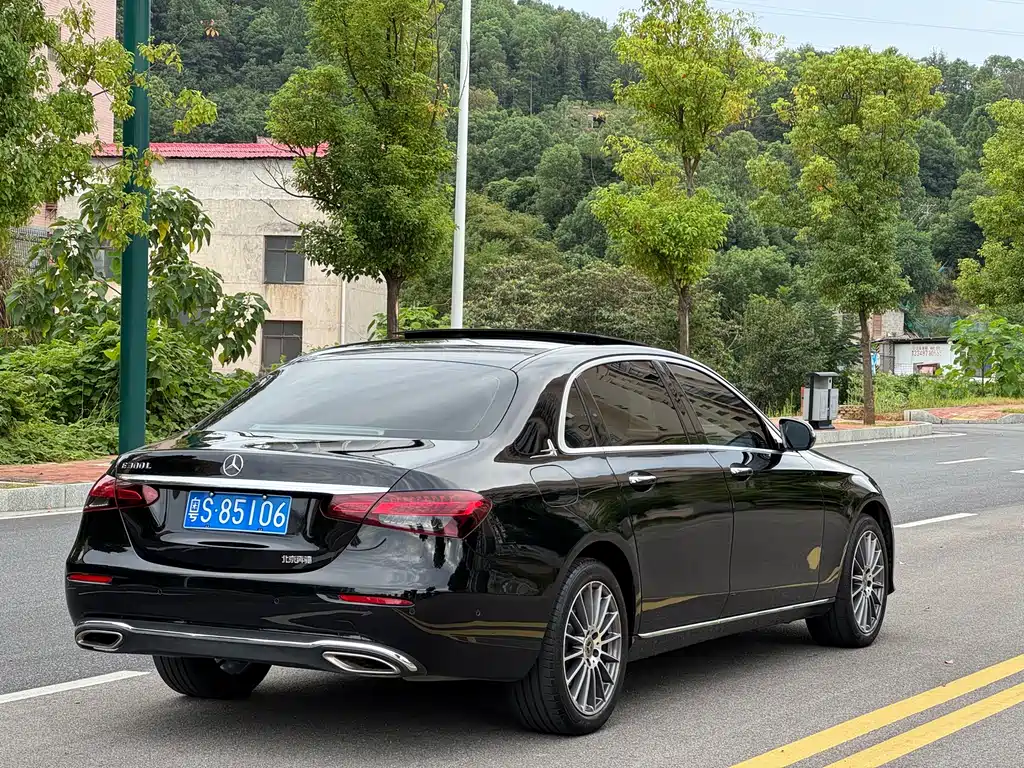 MERCEDES-BENZ E CLASS