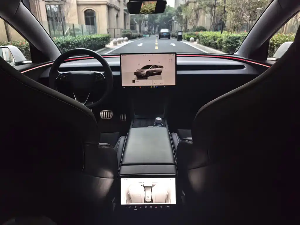 Tesla Model 3 — миниатюра 6