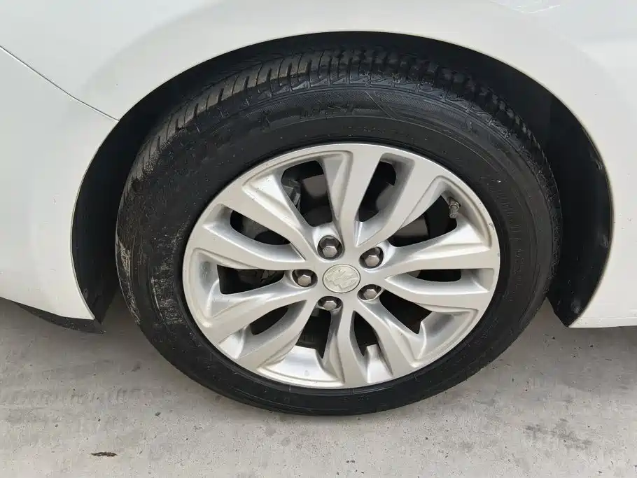 Buick Excelle — миниатюра 6