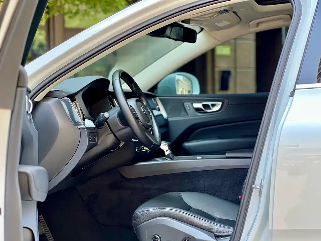 Volvo XC60 — миниатюра 4