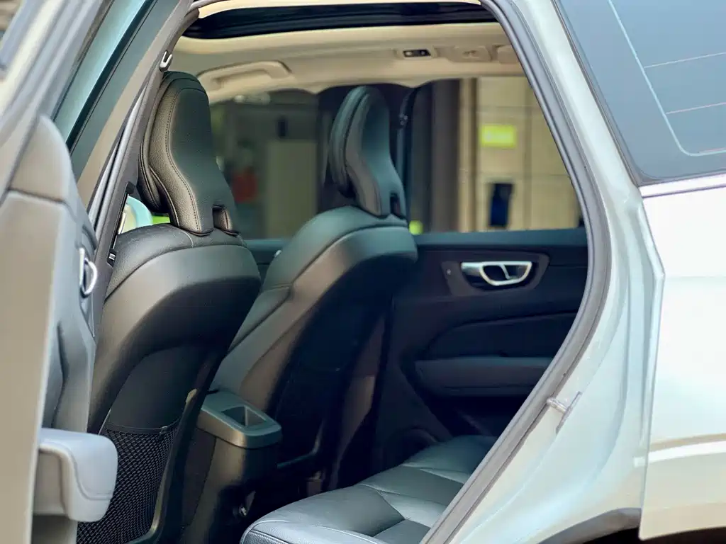 Volvo XC60 — миниатюра 6