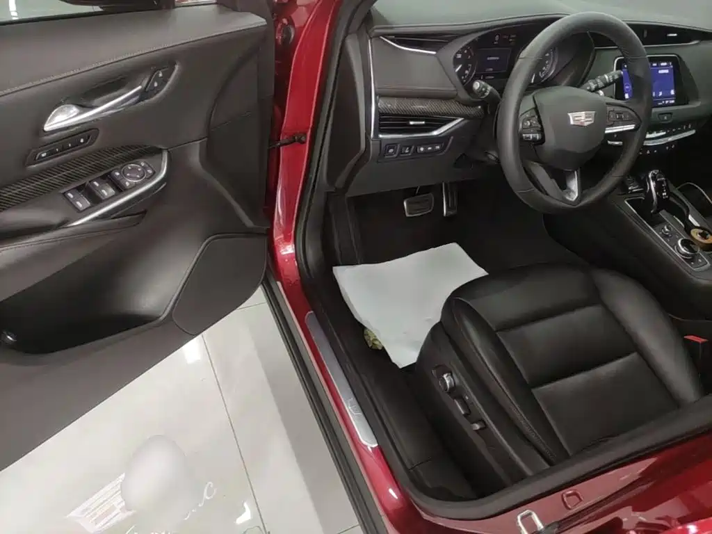 Cadillac XT4 — миниатюра 16