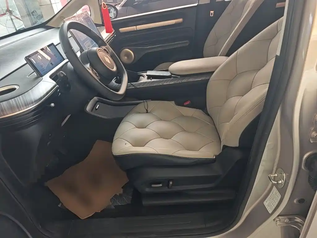 Baojun Yunduo — миниатюра 15