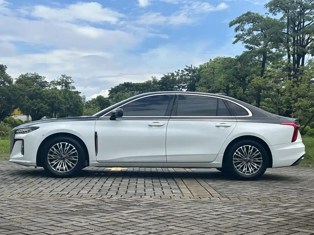Hongqi Hongqi H5 — миниатюра 10