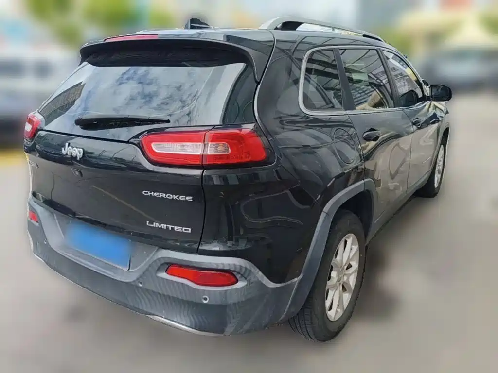 Jeep Cherokee — миниатюра 10