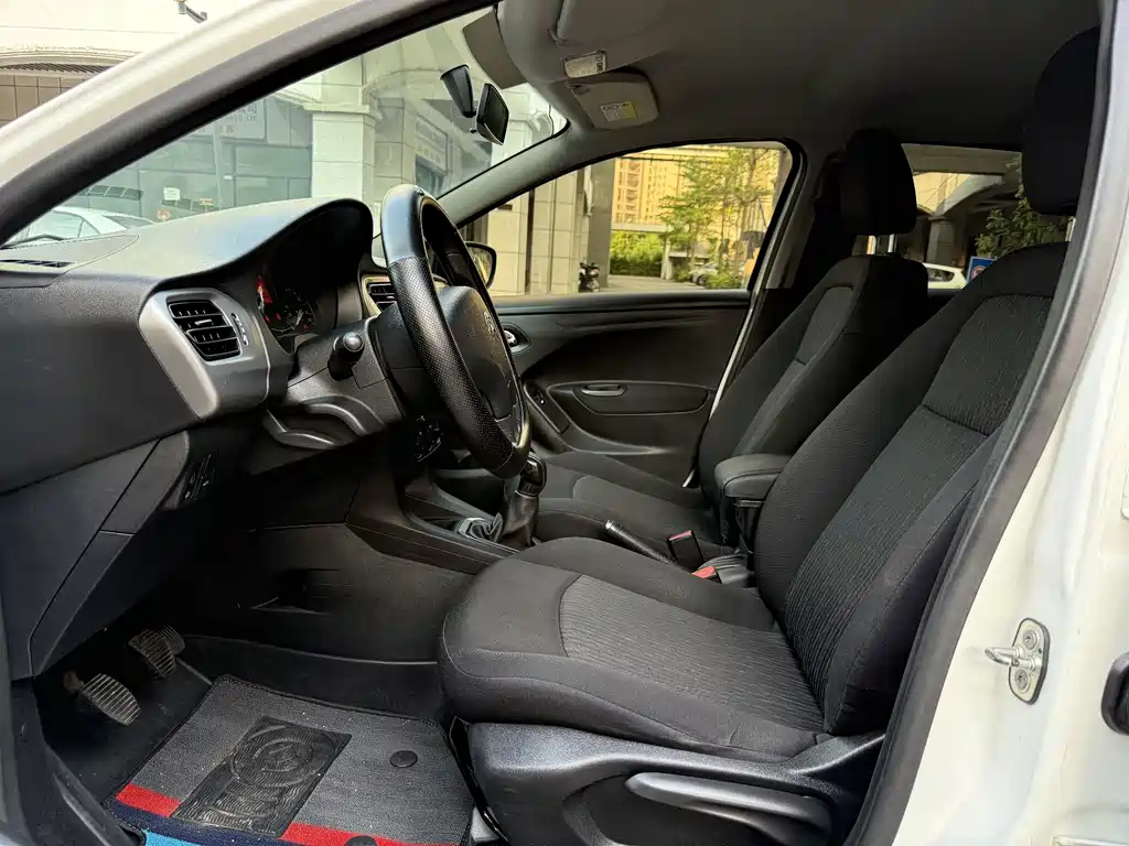 Citroen Elysee — миниатюра 4