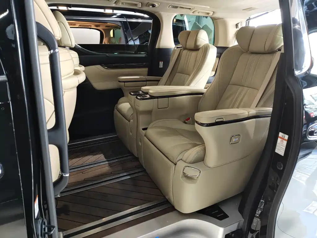 Toyota Vellfire 2020 2.5L HV Luxury