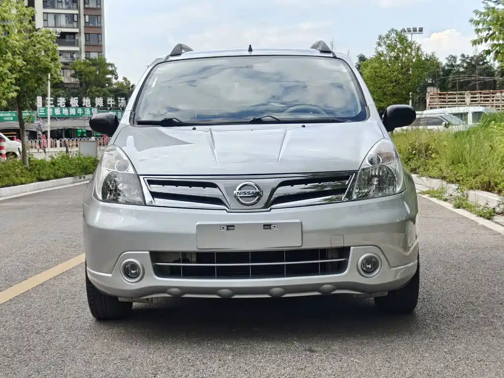Nissan Livina — миниатюра 2