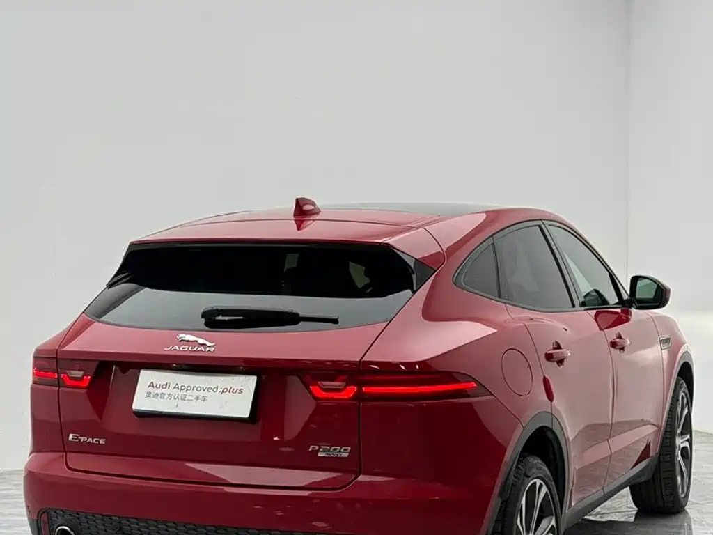 Jaguar E-PACE — миниатюра 6
