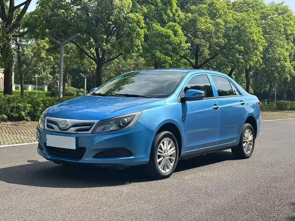 BYD e5