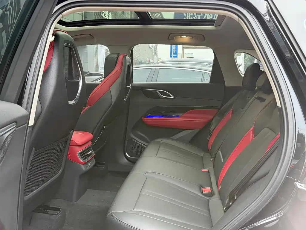 Hongqi Hongqi HS3 — миниатюра 10