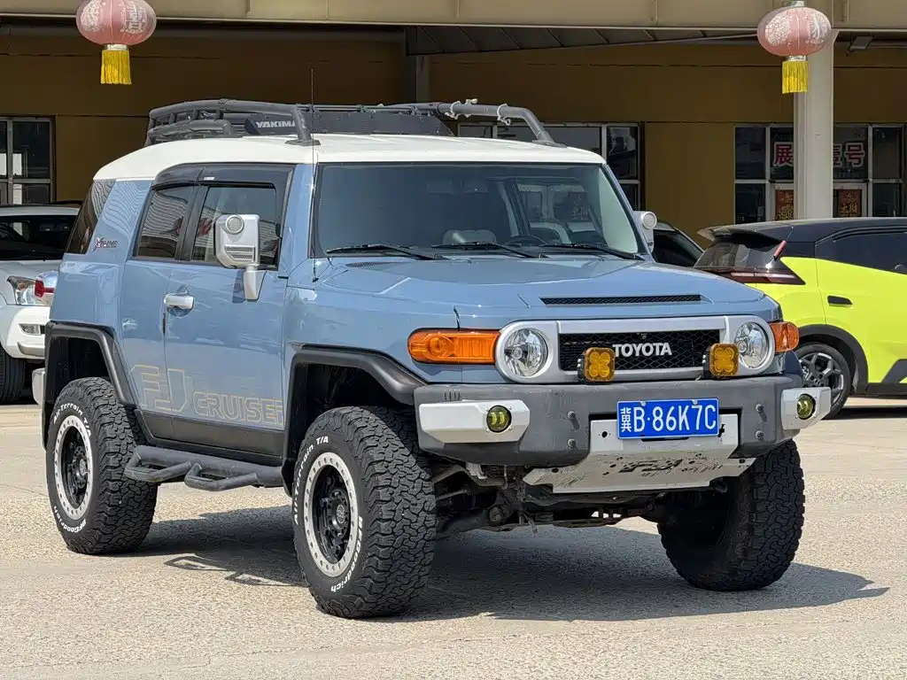 Toyota FJ Cruiser — миниатюра 4